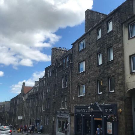 Crags View Apartment On The Royal Mile エディンバラ エクステリア 写真